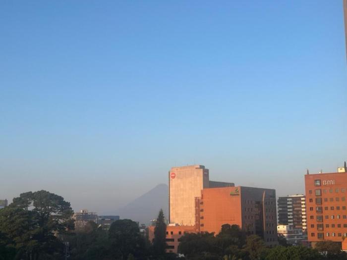 1 Habitacion, Edificio Eon, Zona 10, Venecia *