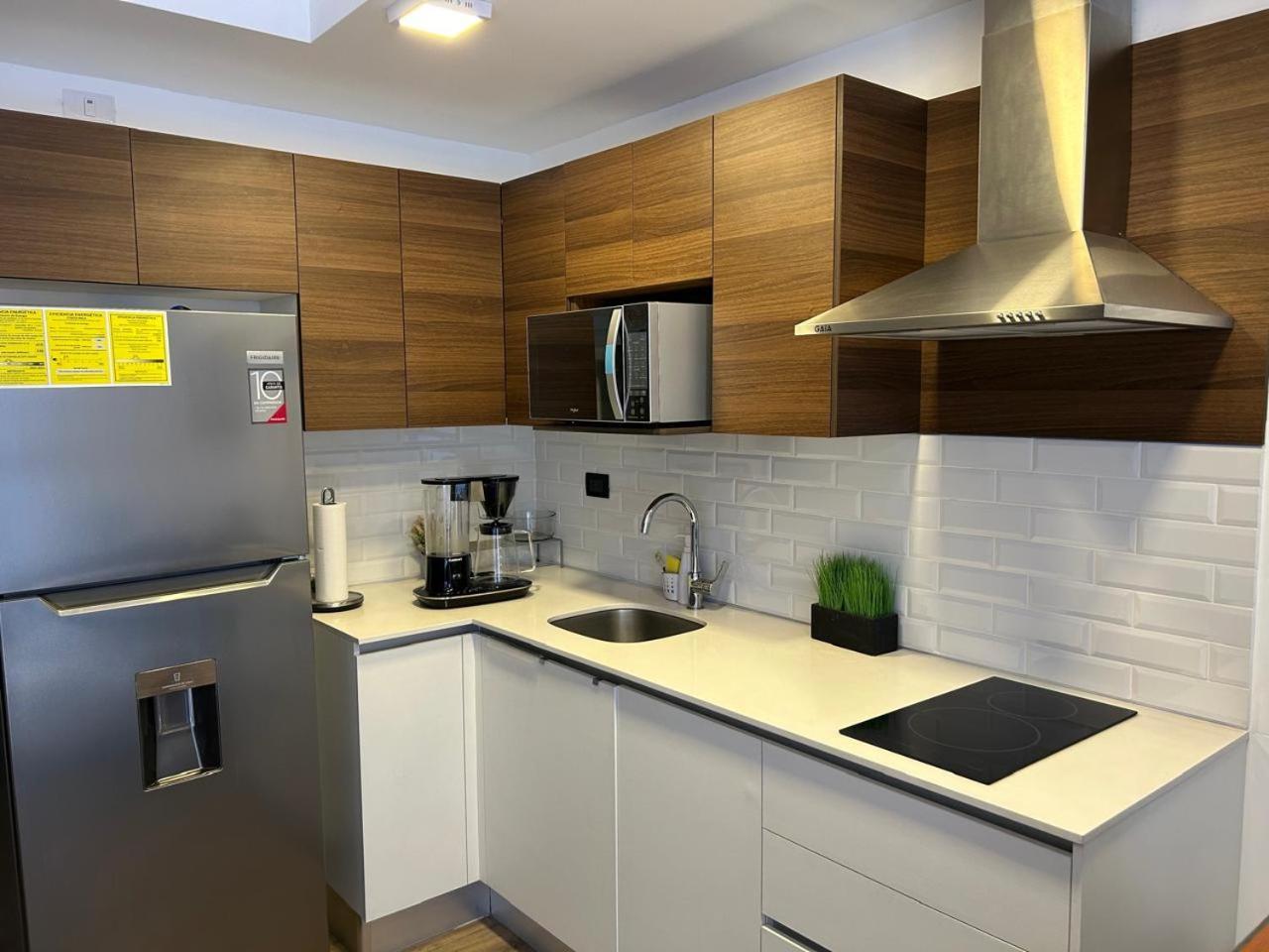 1 Habitacion, Edificio Eon, Zona 10, Venecia Guatemala City