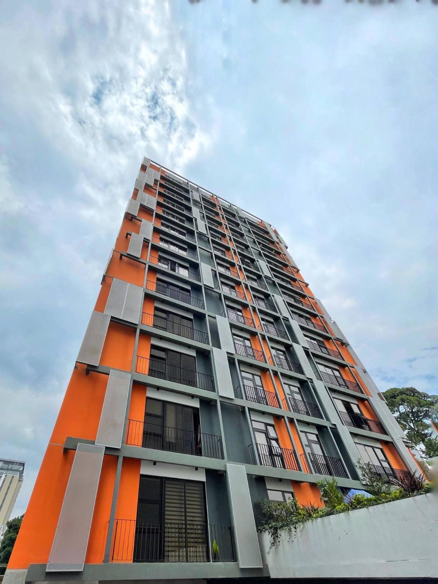 1 Habitacion, Edificio Eon, Zona 10, Venecia * Guatemala City